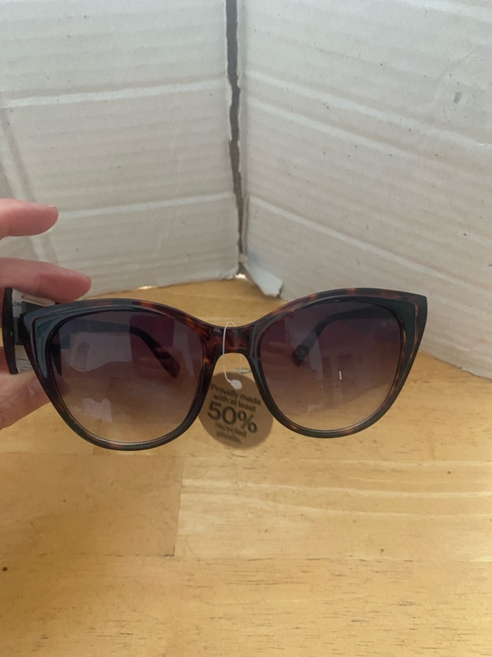 Nine West cat eyeTortoiseshell Women's Sunglasses - Eco-Friendly NWT - Picture 2 of 5